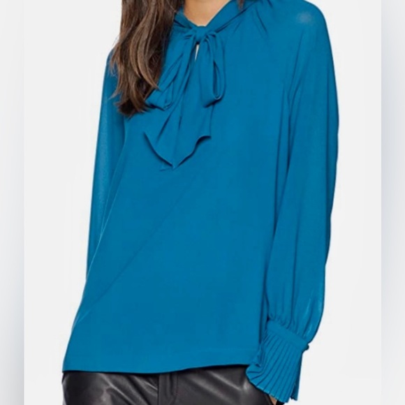 NWT Trina Turk Blouse, Size Small - Picture 9 of 9